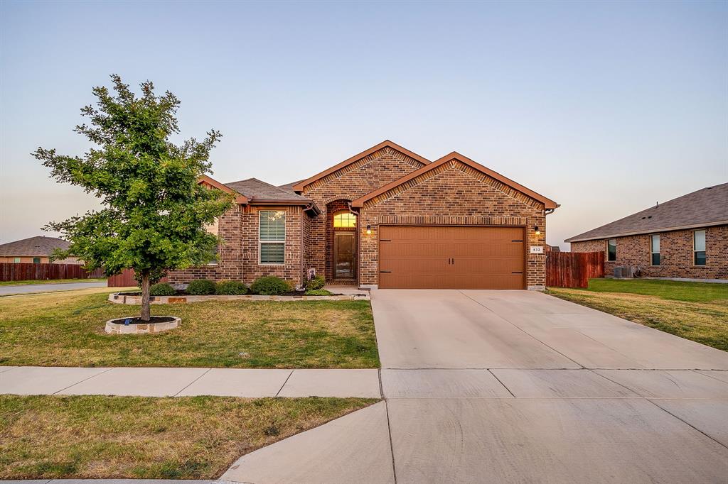 432 Windsail Lane Azle, TX 76020 - Photo 4 of 38 Gallery Image 4