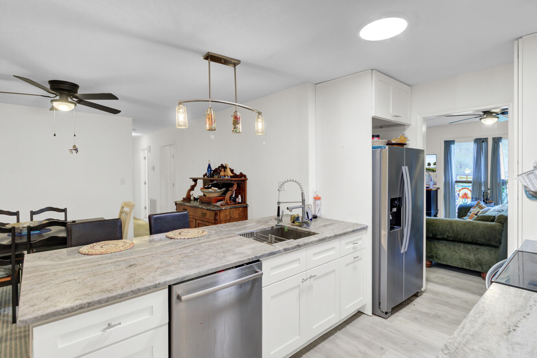 203 Jimbo Road Summerville, SC 29485 - Photo 14 of 39 14_14_mls