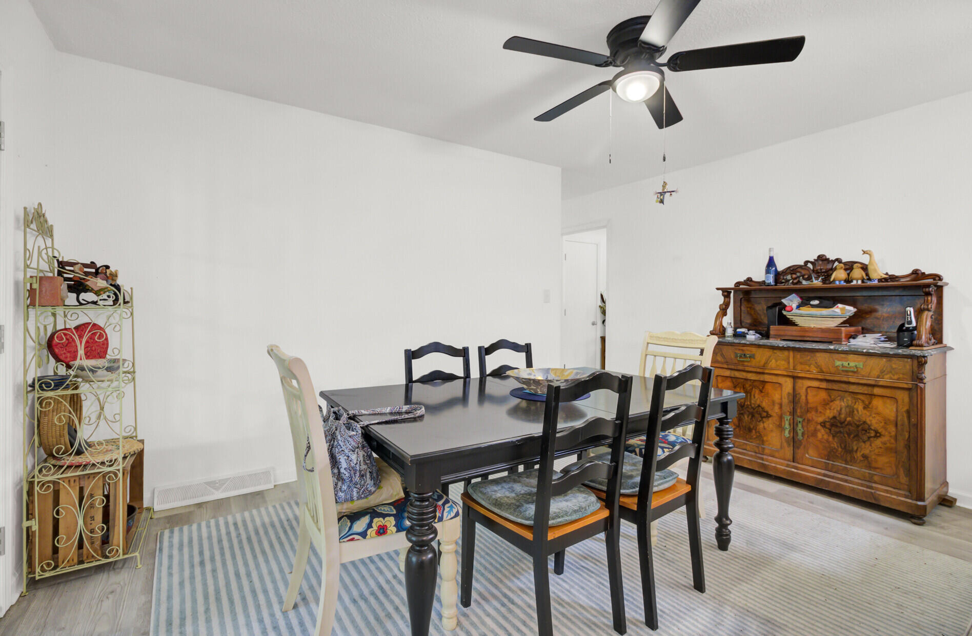 203 Jimbo Road Summerville, SC 29485 - Photo 20 of 39 20_20_mls