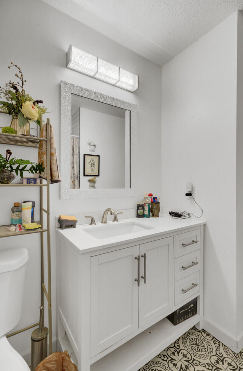 203 Jimbo Road Summerville, SC 29485 - Photo 30 of 39 31_31_mls