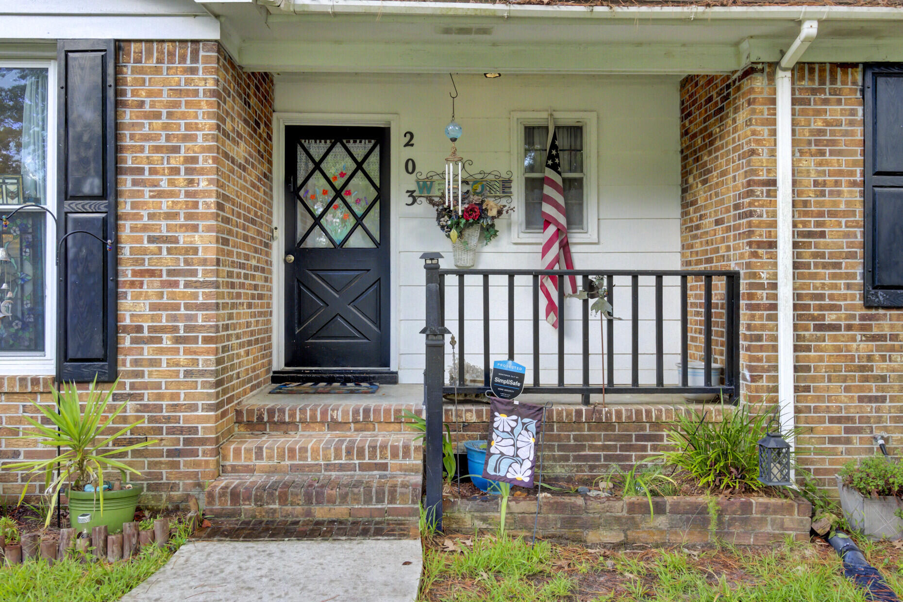 203 Jimbo Road Summerville, SC 29485 - Photo 3 of 22 04_4_mls