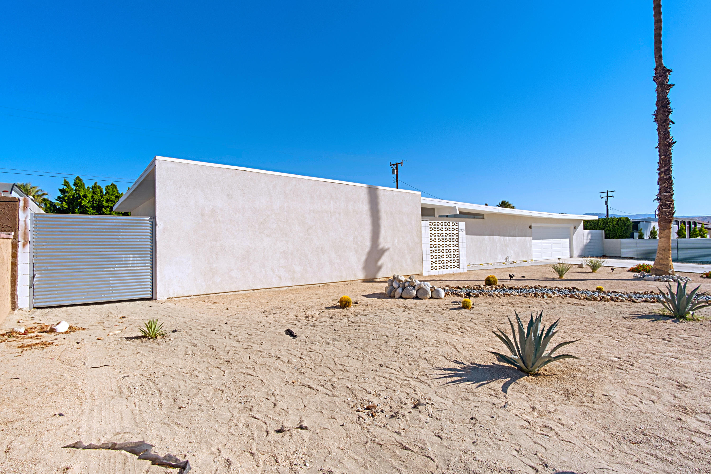 2326 East Finley Road Palm Springs, CA 92262 - Photo 4 of 39 29613254117076bpo-117076-102