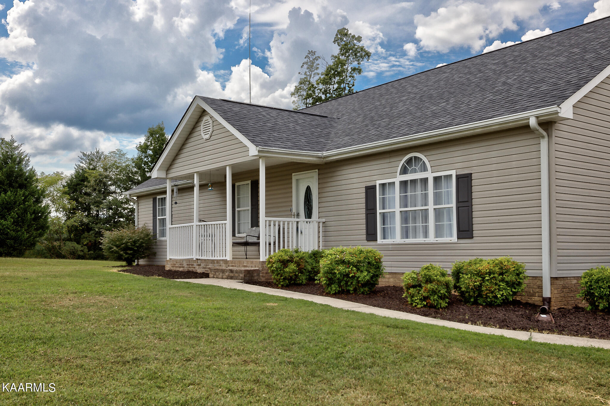 152 Hunters Walk Dayton, TN 37321 - Photo 2 of 32 152 Hunters Walk_003