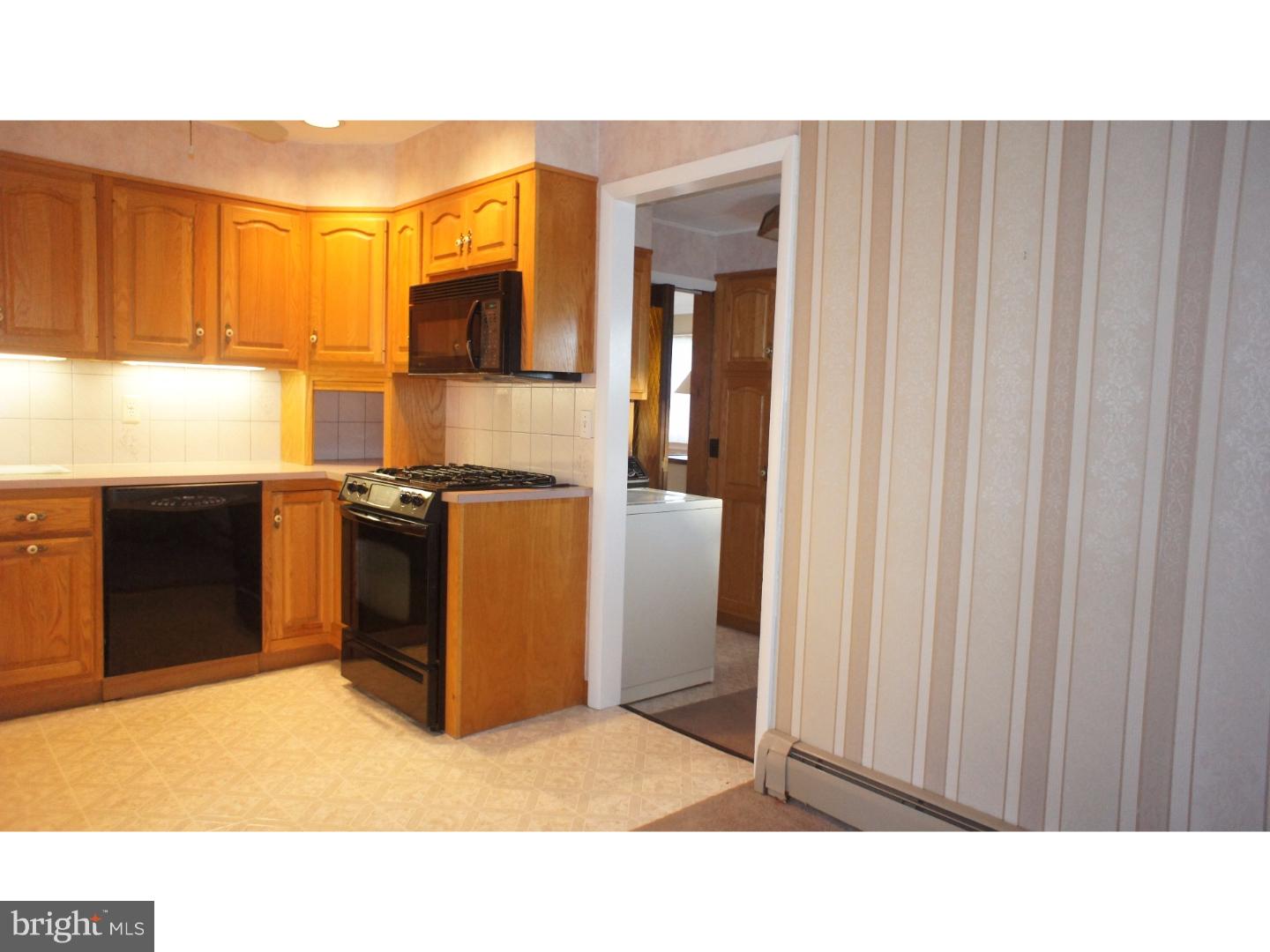 11005 Stevens Road Philadelphia, PA 19116 - Photo 11 of 25 Kitchen