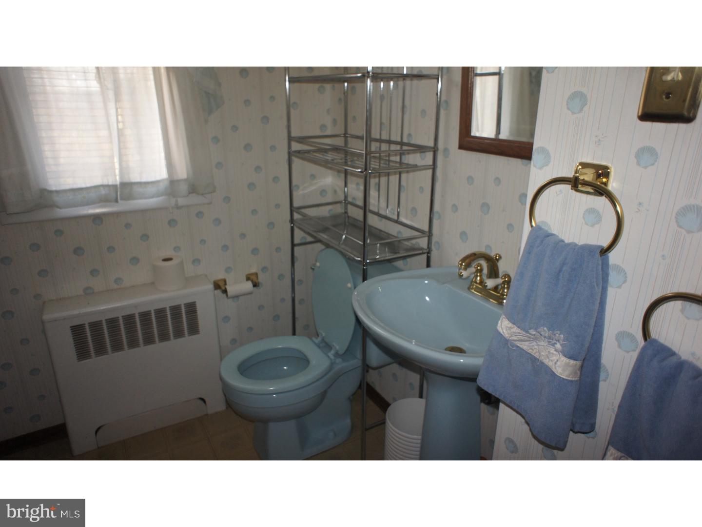 11005 Stevens Road Philadelphia, PA 19116 - Photo 22 of 25 Half Bath