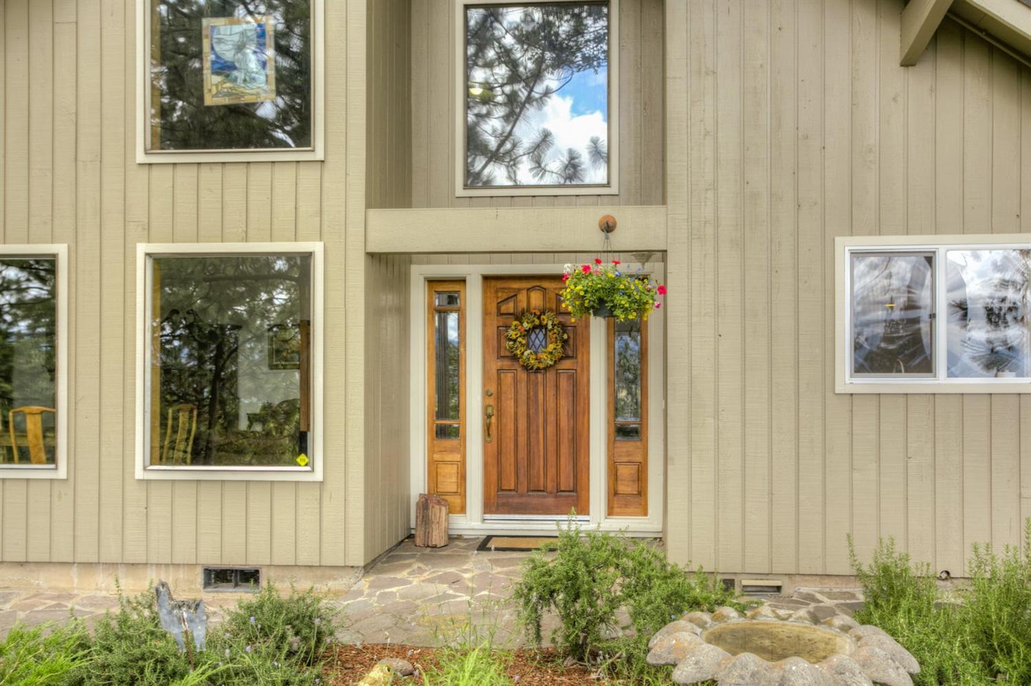 2257 Johns Peak Road Central Point, OR 97502 - Photo 3 of 35 Gallery Image 3
