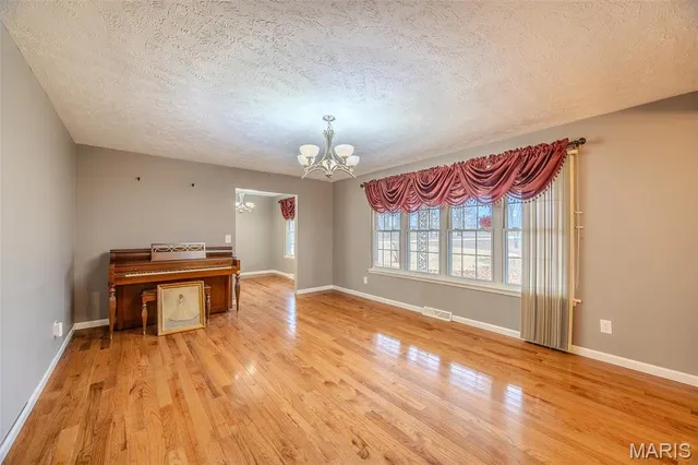 $519,900 | 22800 Highway North, Lebanon, MO 65536