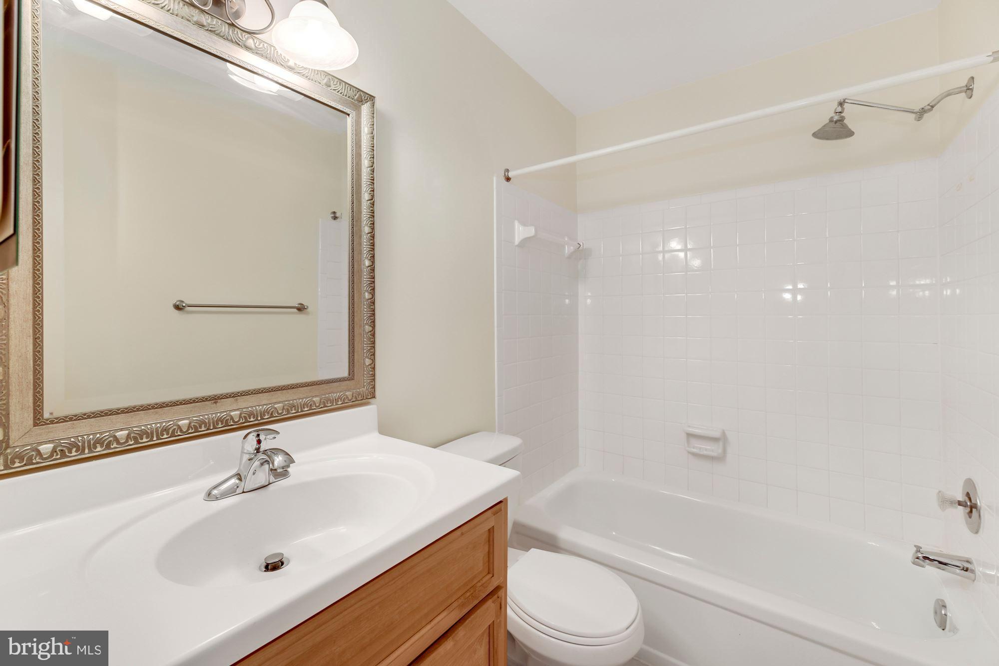 935 South Rolfe Street, Unit 2 Arlington, VA 22204 - Photo 25 of 29 Full Bath
