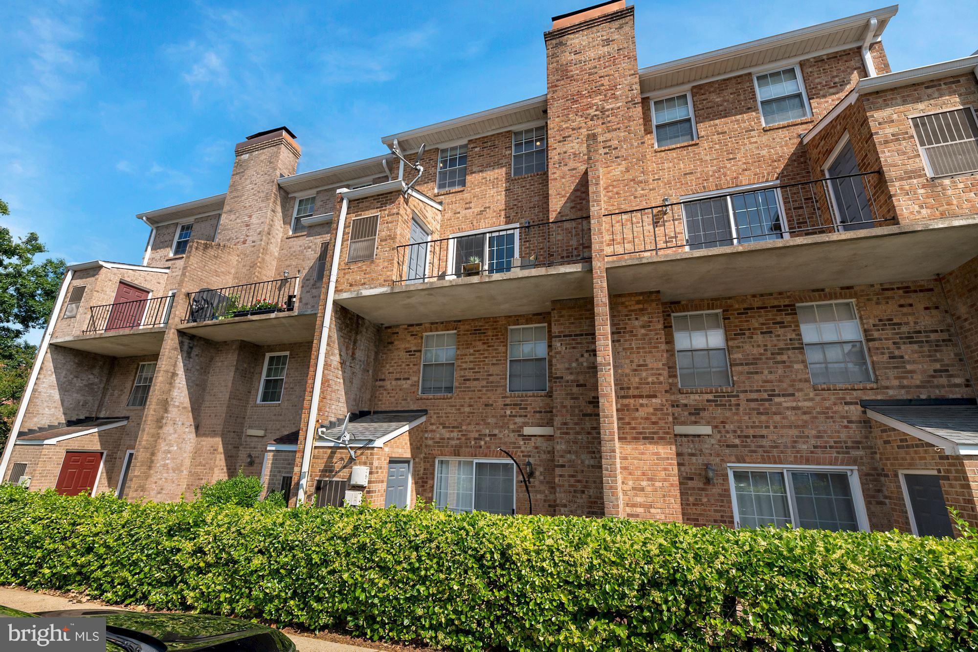 935 South Rolfe Street, Unit 2 Arlington, VA 22204 - Photo 29 of 29 Rear Exterior