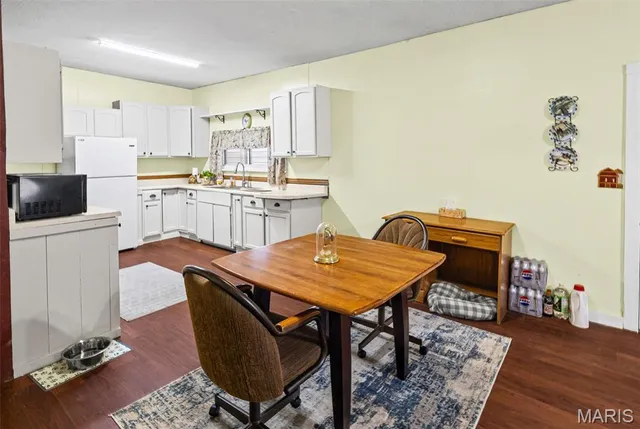 $72,500 | 104 Helmuth Street, Wilsonville, IL 62093