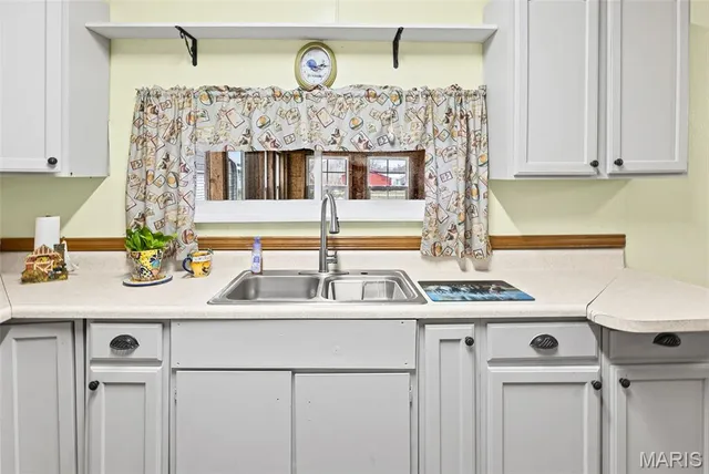 $72,500 | 104 Helmuth Street, Wilsonville, IL 62093