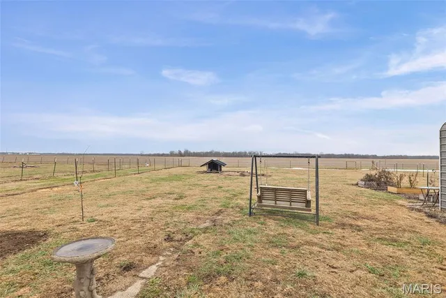 $72,500 | 104 Helmuth Street, Wilsonville, IL 62093