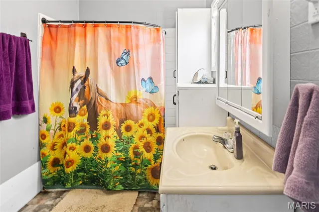 $72,500 | 104 Helmuth Street, Wilsonville, IL 62093