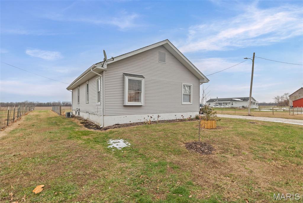 104 Helmuth Street Wilsonville, IL 62093 - Photo 6 of 28