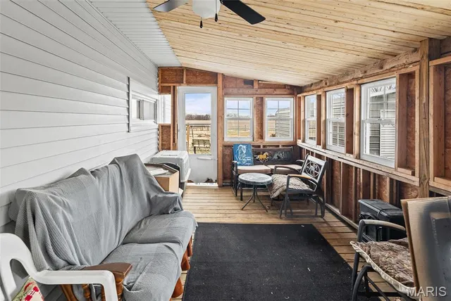 $72,500 | 104 Helmuth Street, Wilsonville, IL 62093