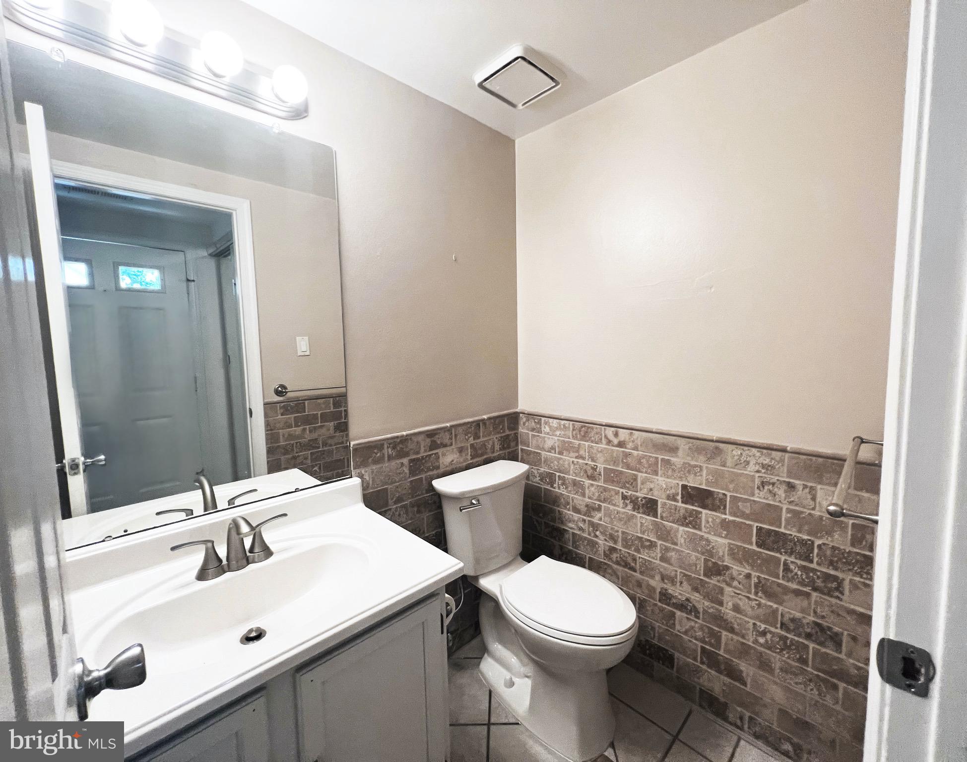 176 Crown Prince Drive Marlton, NJ 08053 - Photo 12 of 16 Powder Room (1st Floor)