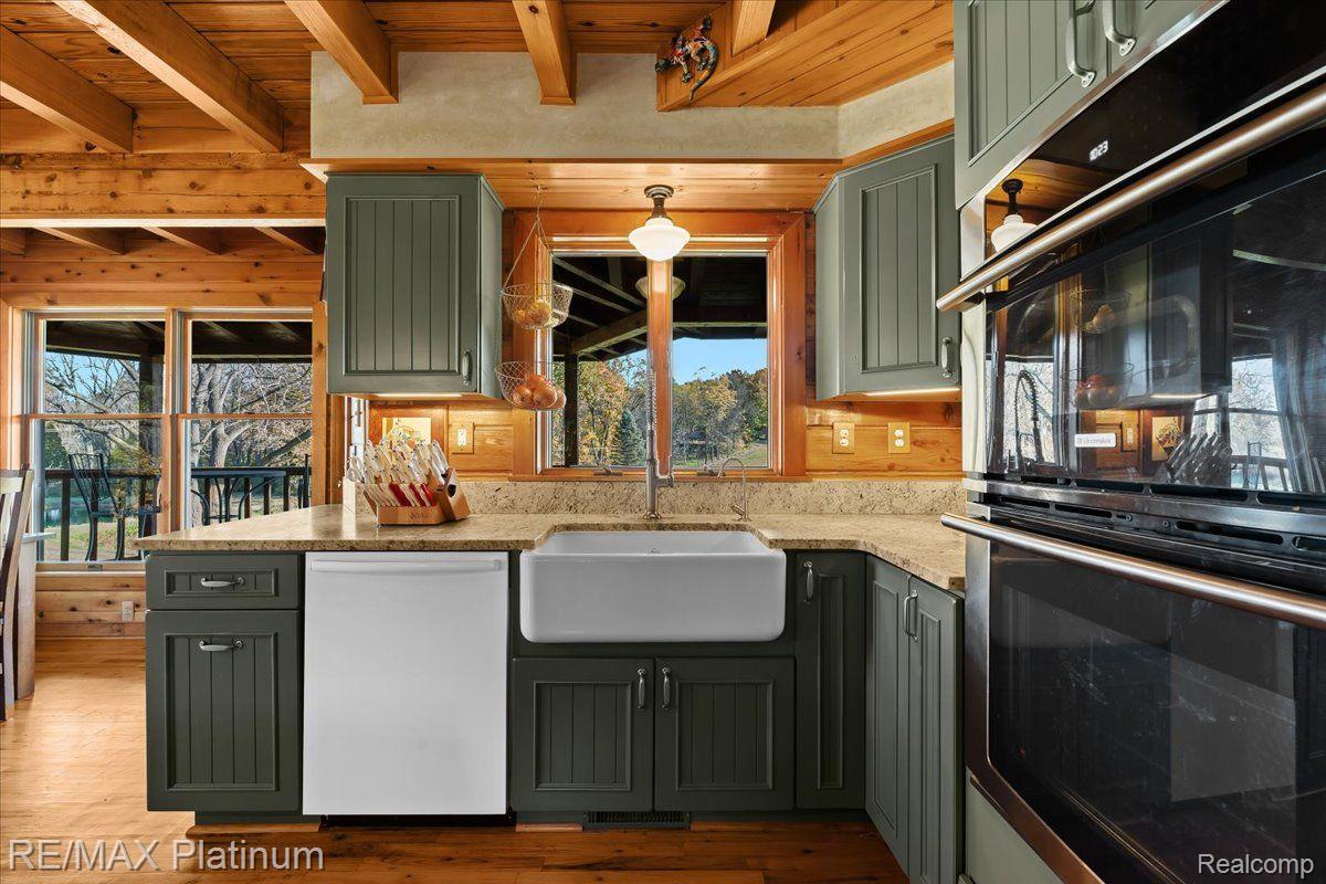 1215 South Bull Run Road Fowlerville, MI 48836 - Photo 22 of 80 The Beautiful Newer Kitchen!