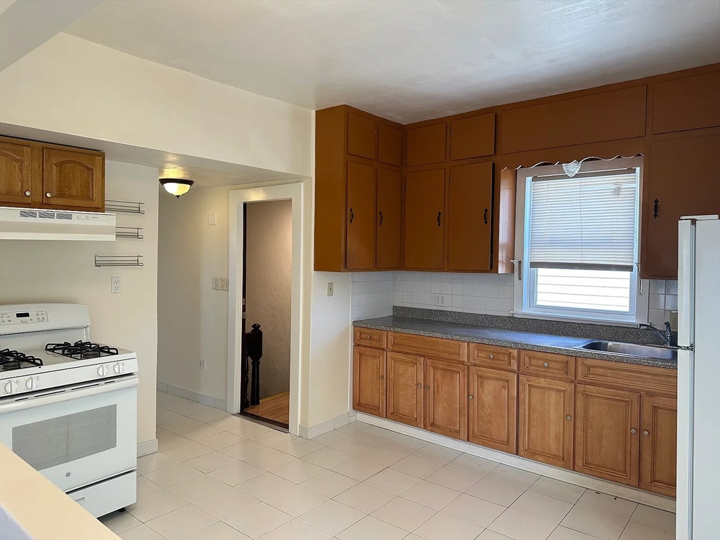 9 Playstead Road, Unit 2 Malden, MA 02148 - Photo 2 of 21