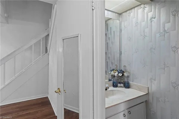 $147,900 | 201 East Montcastle Drive, Unit C, Greensboro, NC 27406