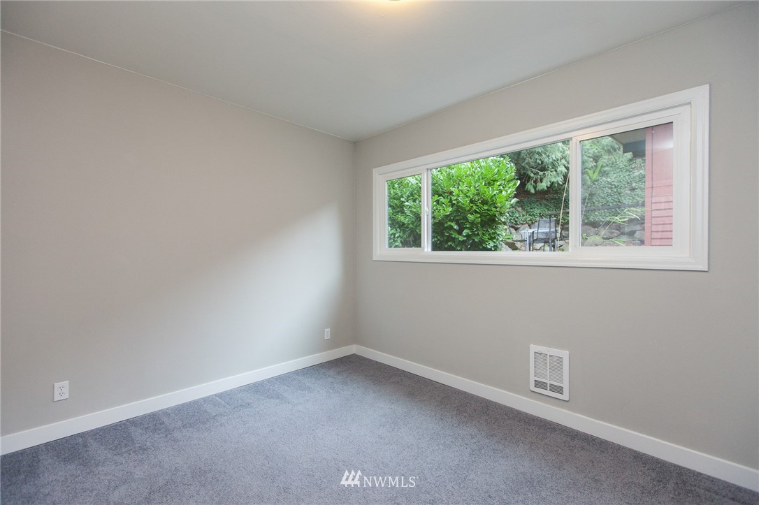 4004 Southwest Orchard Street Seattle, WA 98136 - Photo 14 of 25