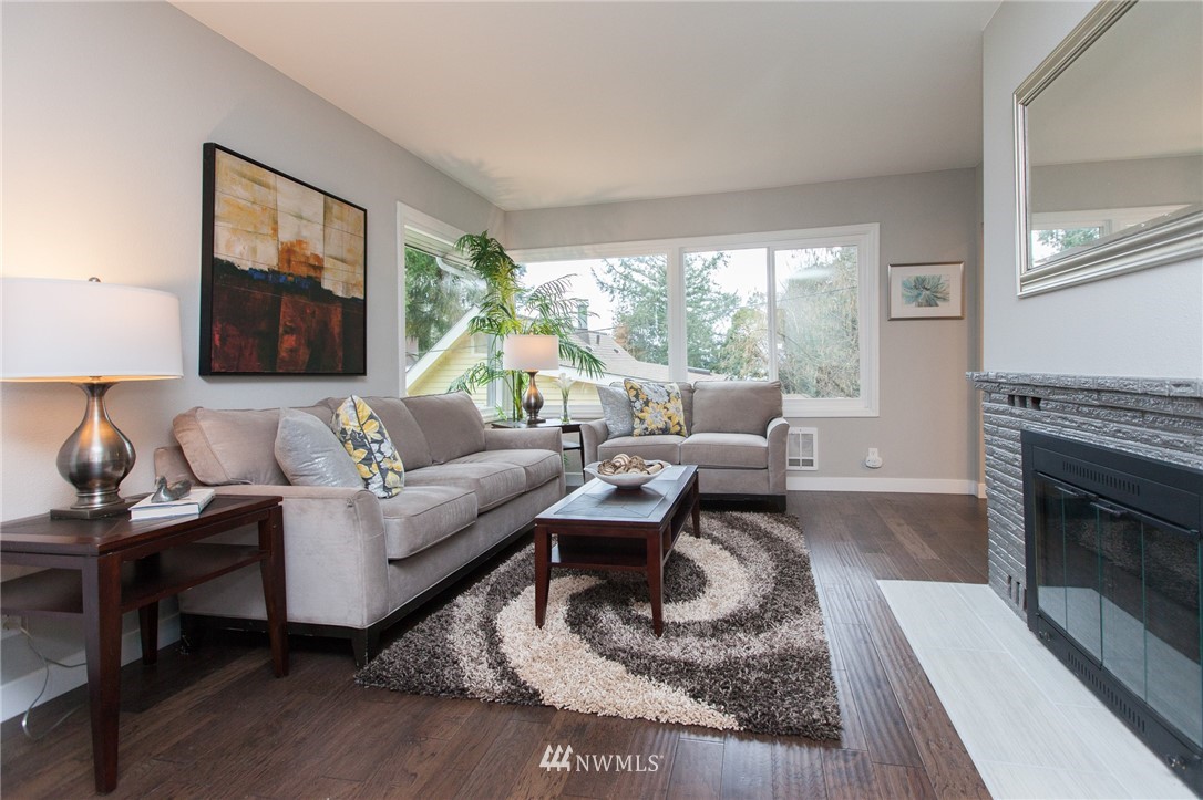 4004 Southwest Orchard Street Seattle, WA 98136 - Photo 3 of 25