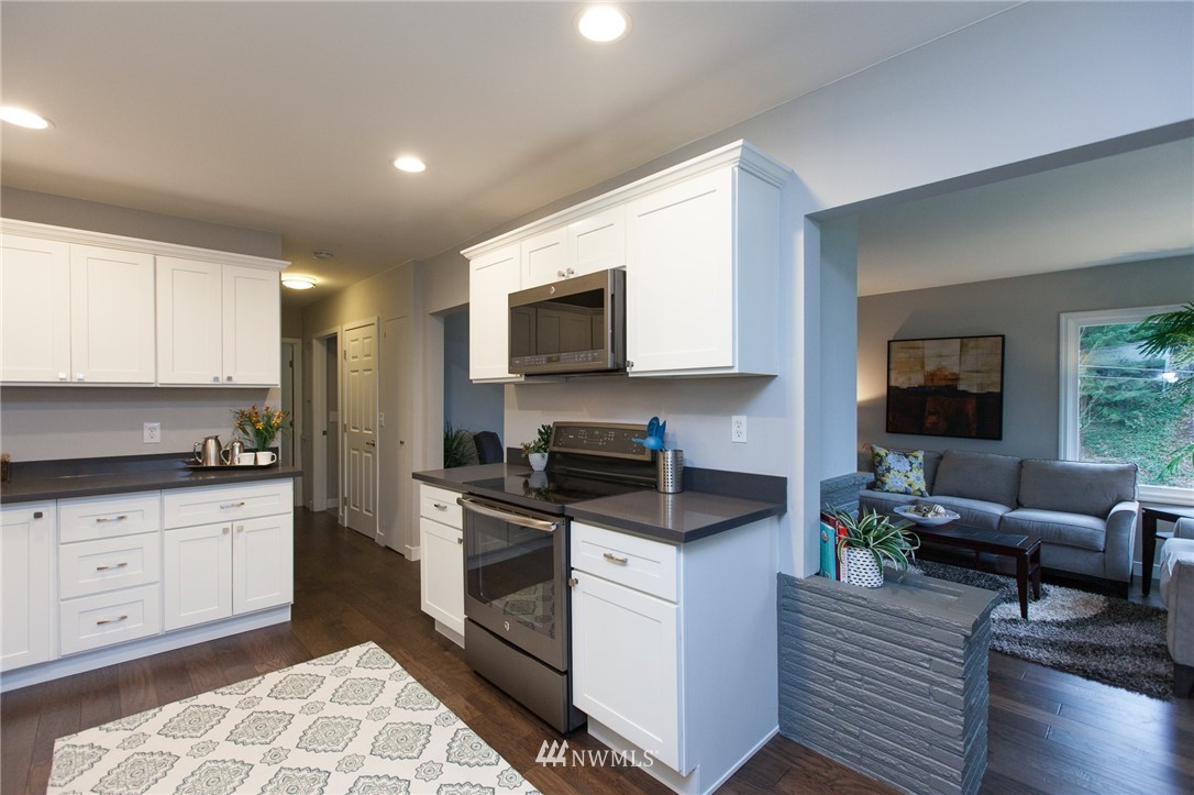 4004 Southwest Orchard Street Seattle, WA 98136 - Photo 8 of 25