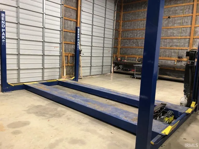 $324,900 | 5562 West 100 North, Andrews, IN 46702