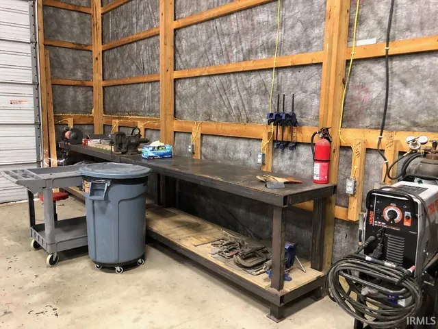 $324,900 | 5562 West 100 North, Andrews, IN 46702