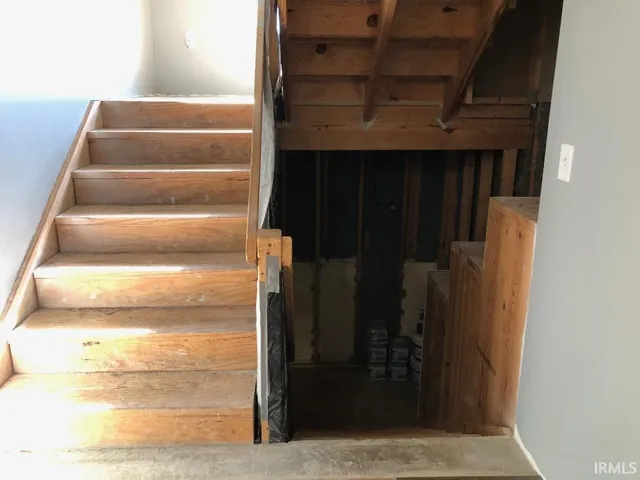 $324,900 | 5562 West 100 North, Andrews, IN 46702