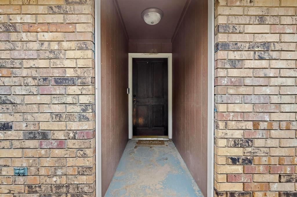 865 Harlan Road Combine, TX 75159 - Photo 5 of 38 a view of a bathroom