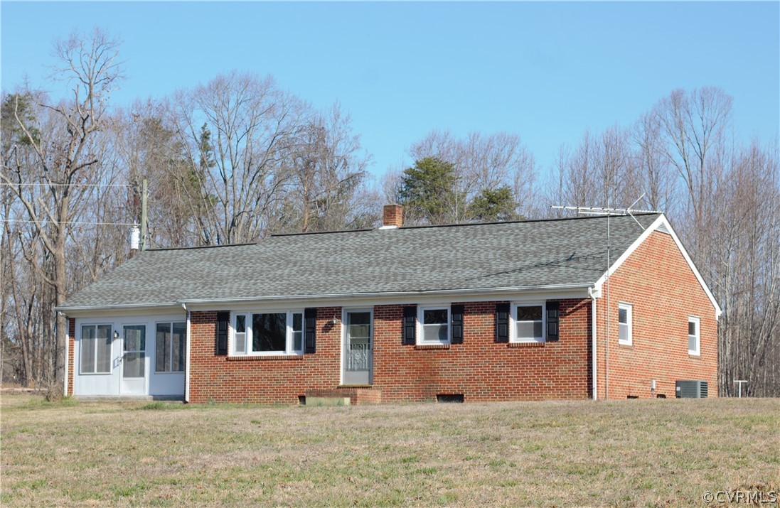 9893 Francisco Road Farmville, VA 23901 - Photo 1 of 26 a front view of a house with a yard
