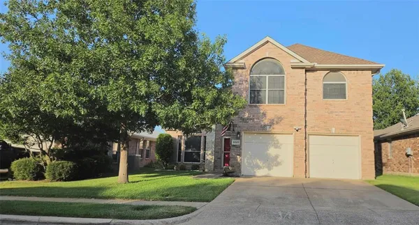 $2,400 | 5020 Woodmeadow Drive, Fort Worth, TX 76135
