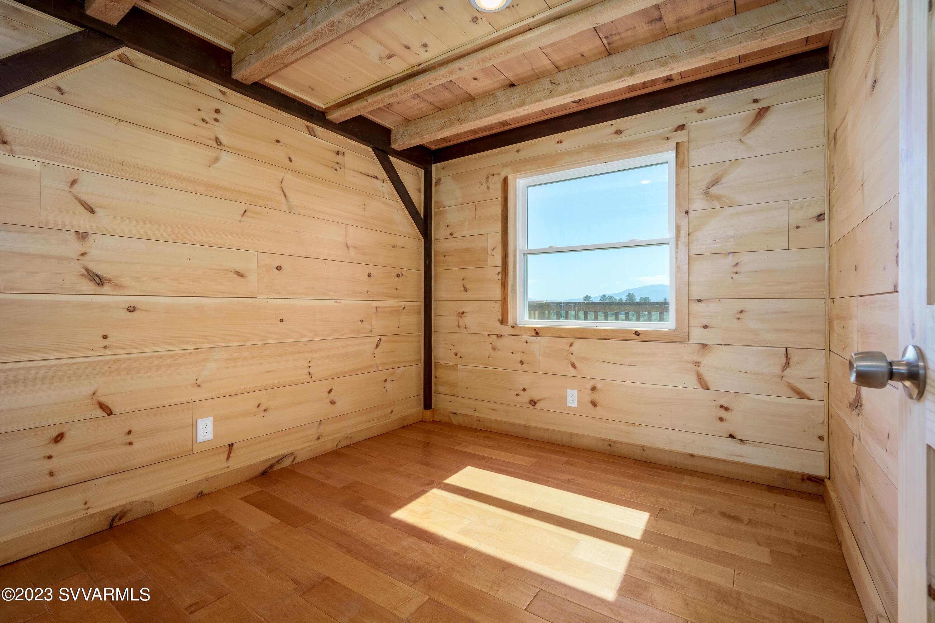 1652 Montezuma Heights Road Camp Verde, AZ 86322 - Photo 17 of 29 a bathroom with a bathtub and shower