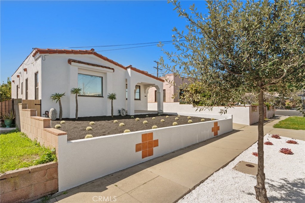 981 West Elberon Ave  