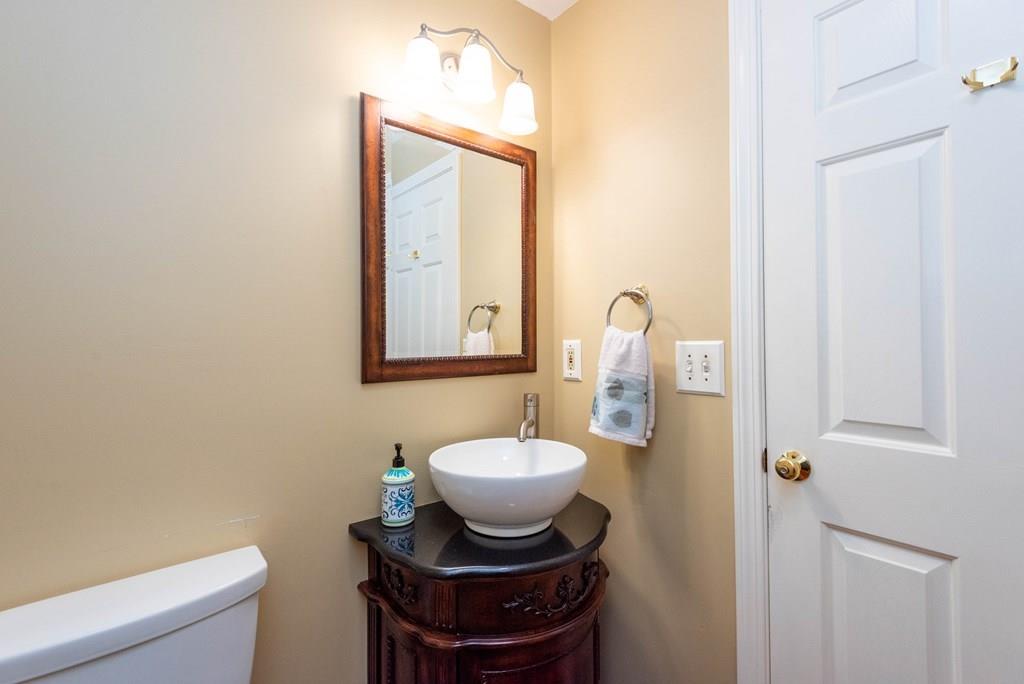 20 Tara Road Peabody, MA 01960 - Photo 9 of 42 Gallery Image 9