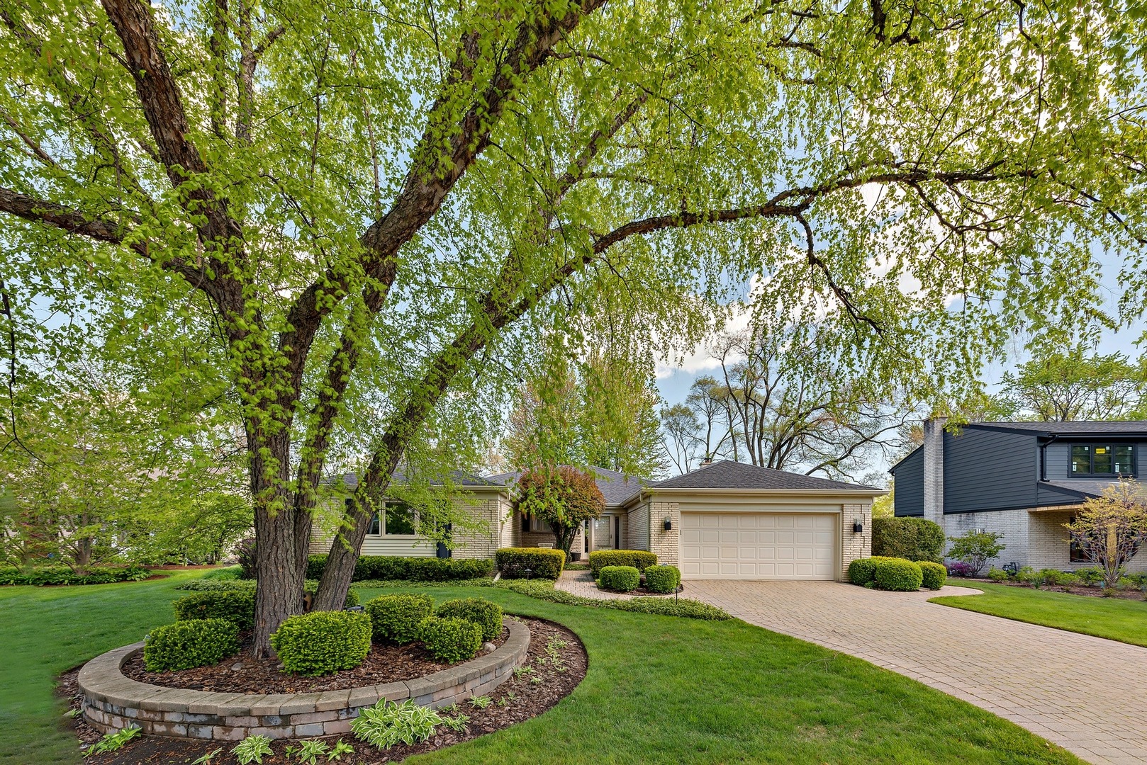 2530 Woodlawn Road Northbrook, IL 60062 - Photo 2 of 37