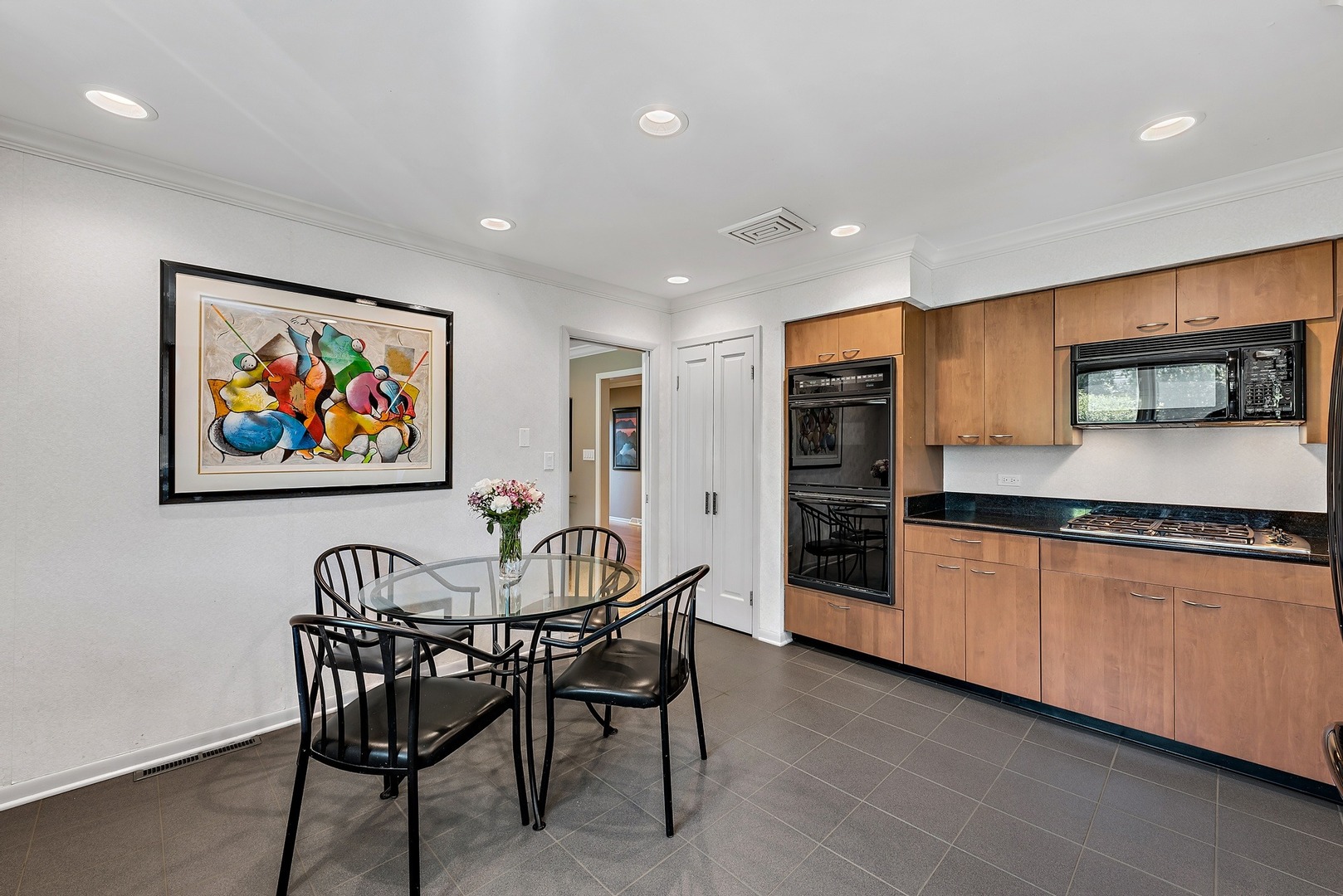 2530 Woodlawn Road Northbrook, IL 60062 - Photo 8 of 37