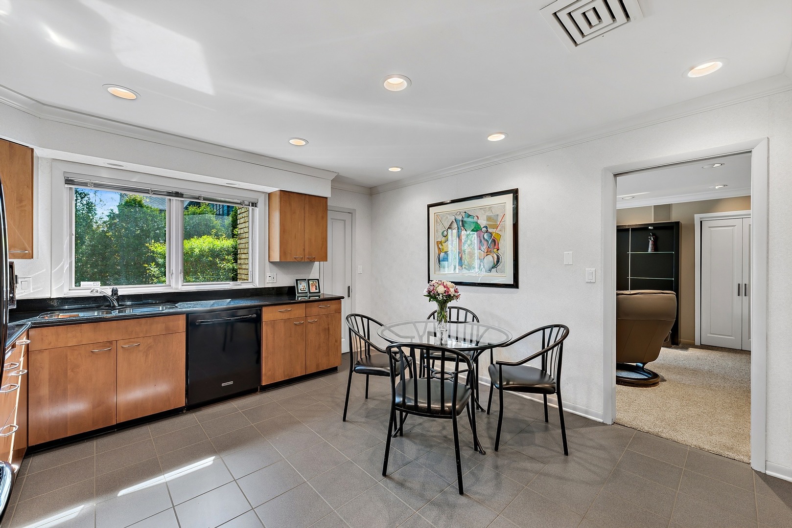 2530 Woodlawn Road Northbrook, IL 60062 - Photo 9 of 37