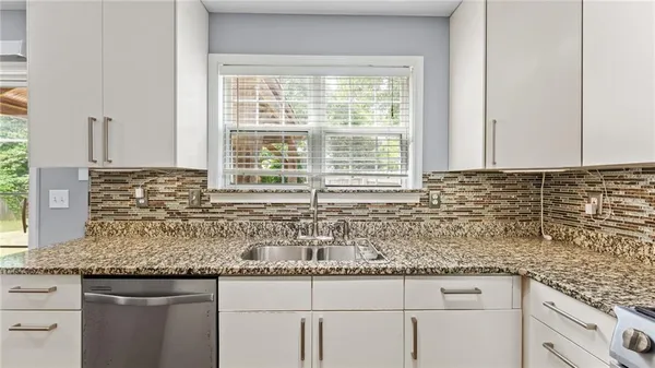 $2,400 | 450 Manor Glen Drive, Suwanee, GA 30024