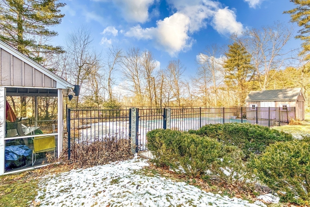 22 Field Road Medway, MA 02053 - Photo 6 of 28 Gallery Image 6