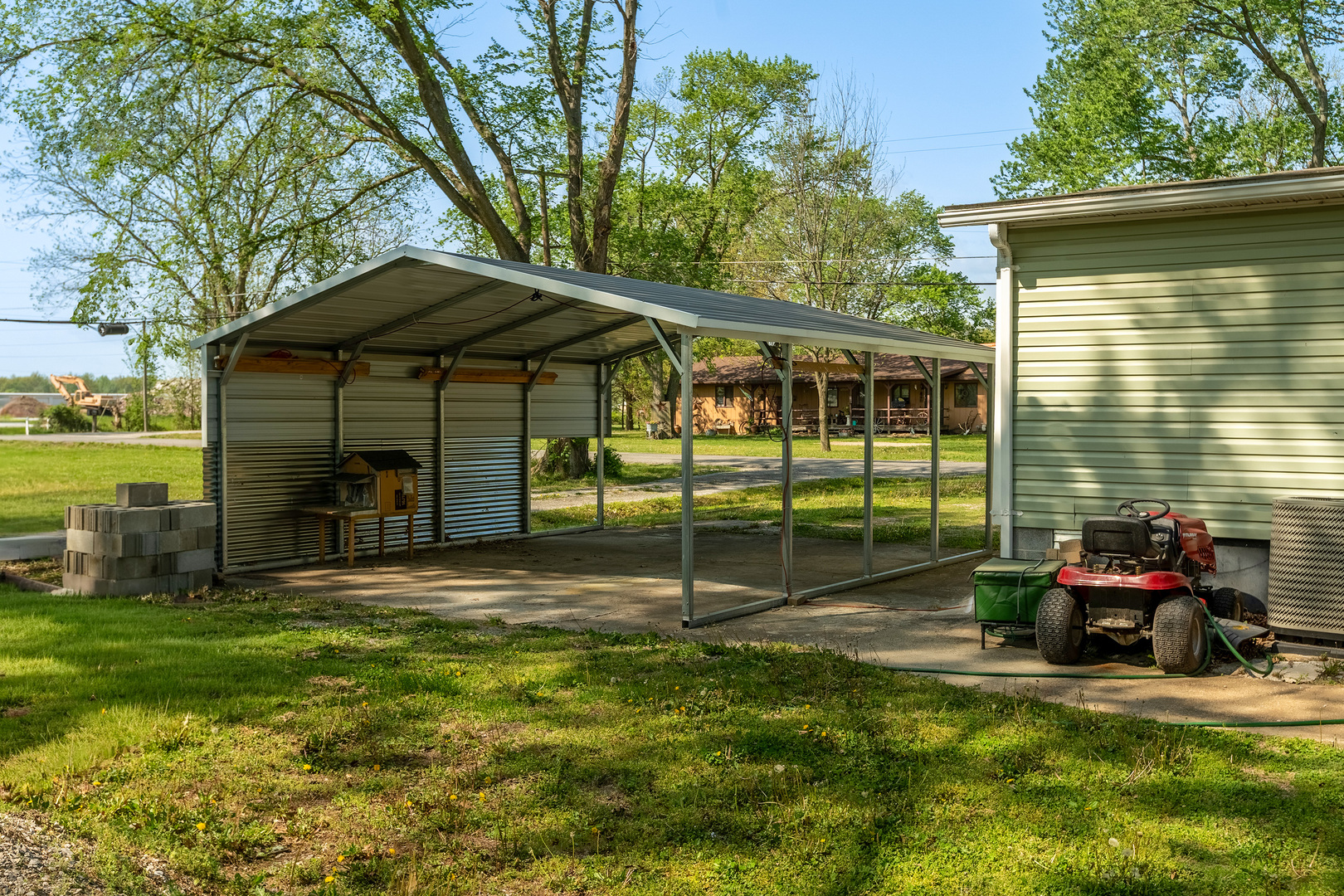 104 South Wells Street Du Quoin, IL 62832 - Photo 25 of 33 a view of a house with backyard