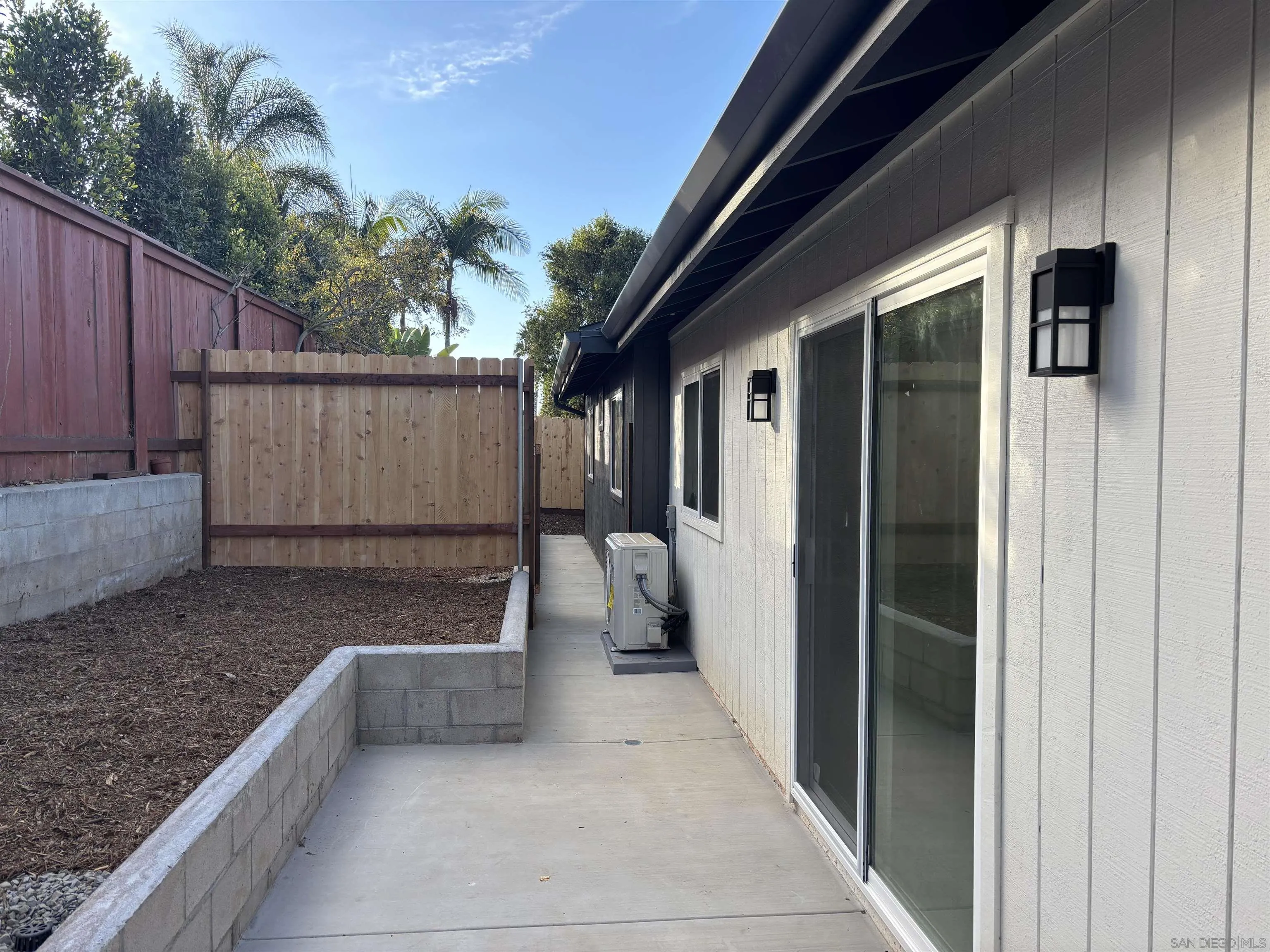 931-937 Regal Road Encinitas, CA 92024 - Photo 18 of 24