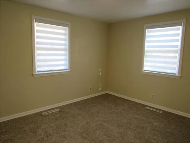 $285,000 | 2404 Albert Lee Avenue, Sedalia, MO 65301