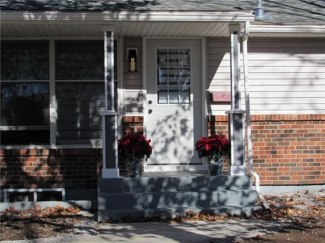 $285,000 | 2404 Albert Lee Avenue, Sedalia, MO 65301