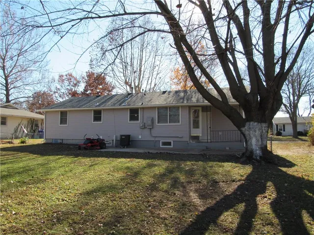 $285,000 | 2404 Albert Lee Avenue, Sedalia, MO 65301