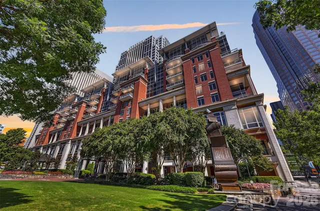 $799,999 | 435 South Tryon Street, Unit 703, Charlotte, NC 28202