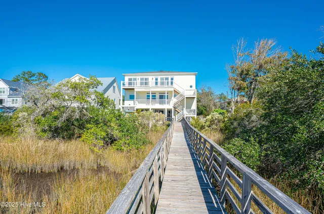 $1,160,000 | 726 Waterway Drive, Sunset Beach, NC 28468
