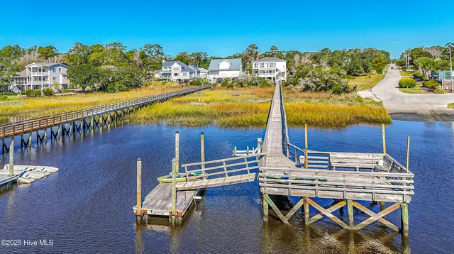 $1,160,000 | 726 Waterway Drive, Sunset Beach, NC 28468