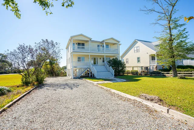 $1,160,000 | 726 Waterway Drive, Sunset Beach, NC 28468
