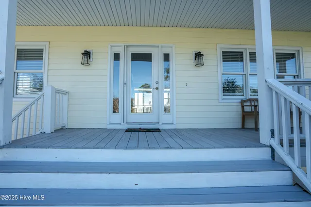 $1,160,000 | 726 Waterway Drive, Sunset Beach, NC 28468